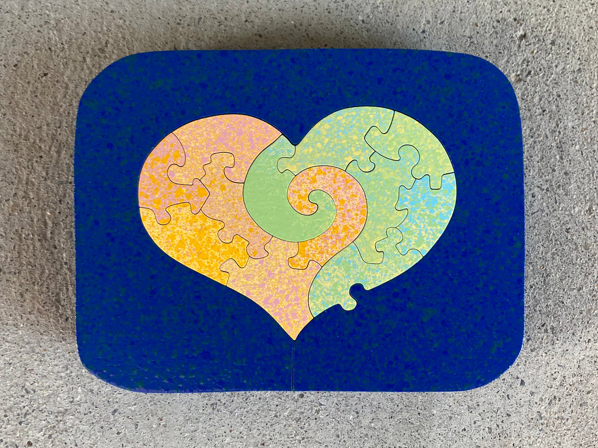Lil' Heart (Pastel/Navy Blue)